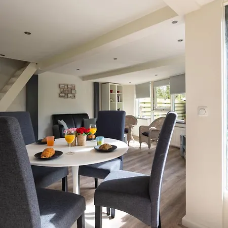 Tulip Marina - Garden Sauna 別荘